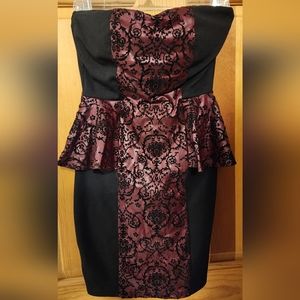 NWOT Manito Burgundy Velvet Floral Sweetheart Sleeveless Peplum Dress Size Small